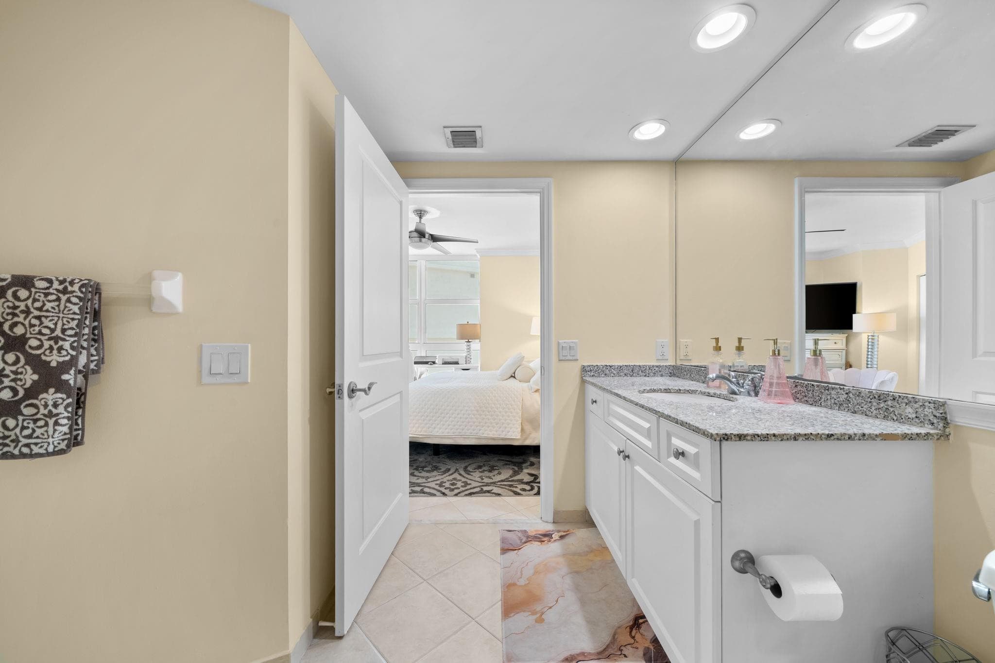 347 N New River Drive 1706, Fort Lauderdale, FL 33301 — photo 14 of 55