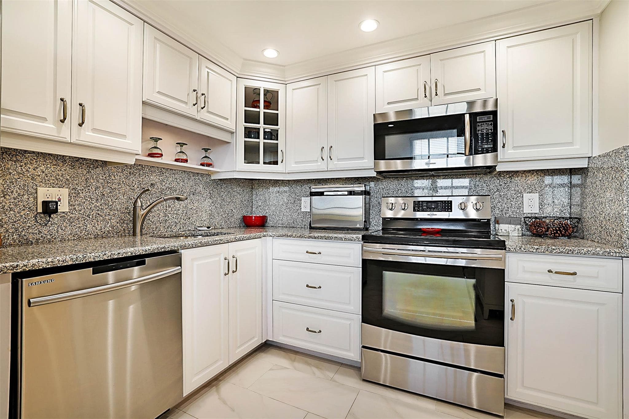 575 Oaks Lane 703, Pompano Beach, FL 33069 — photo 16 of 44