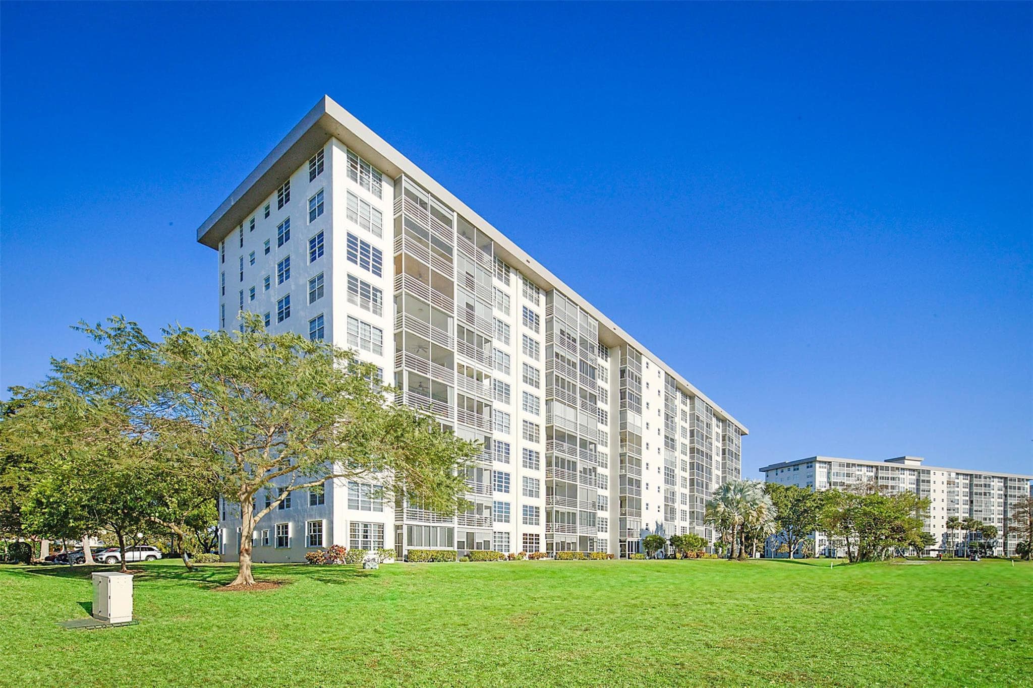 575 Oaks Lane 703, Pompano Beach, FL 33069 — photo 37 of 44