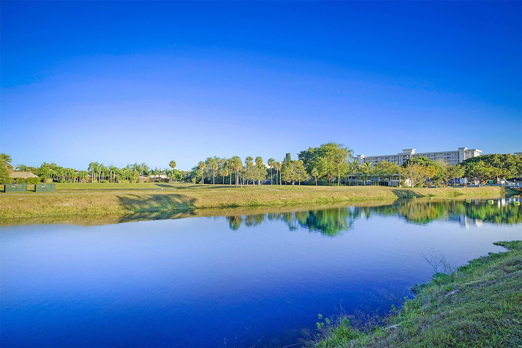 575 Oaks Lane 703, Pompano Beach, FL 33069 — photo 40 of 44