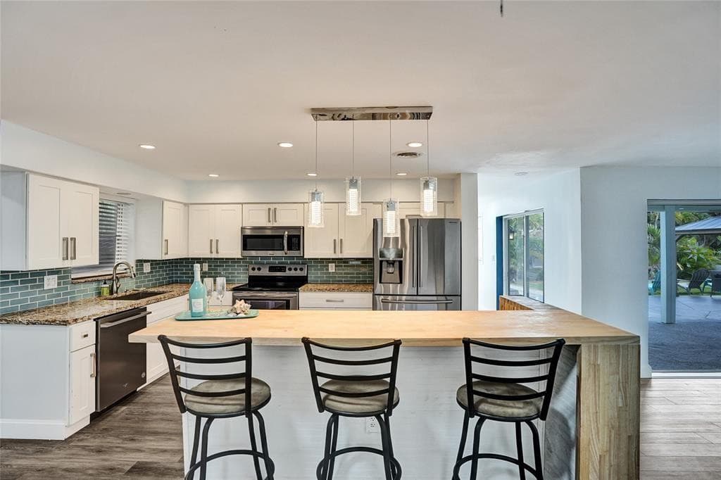 1710 SW 6th Avenue, Pompano Beach, FL 33060 — photo 8 of 57