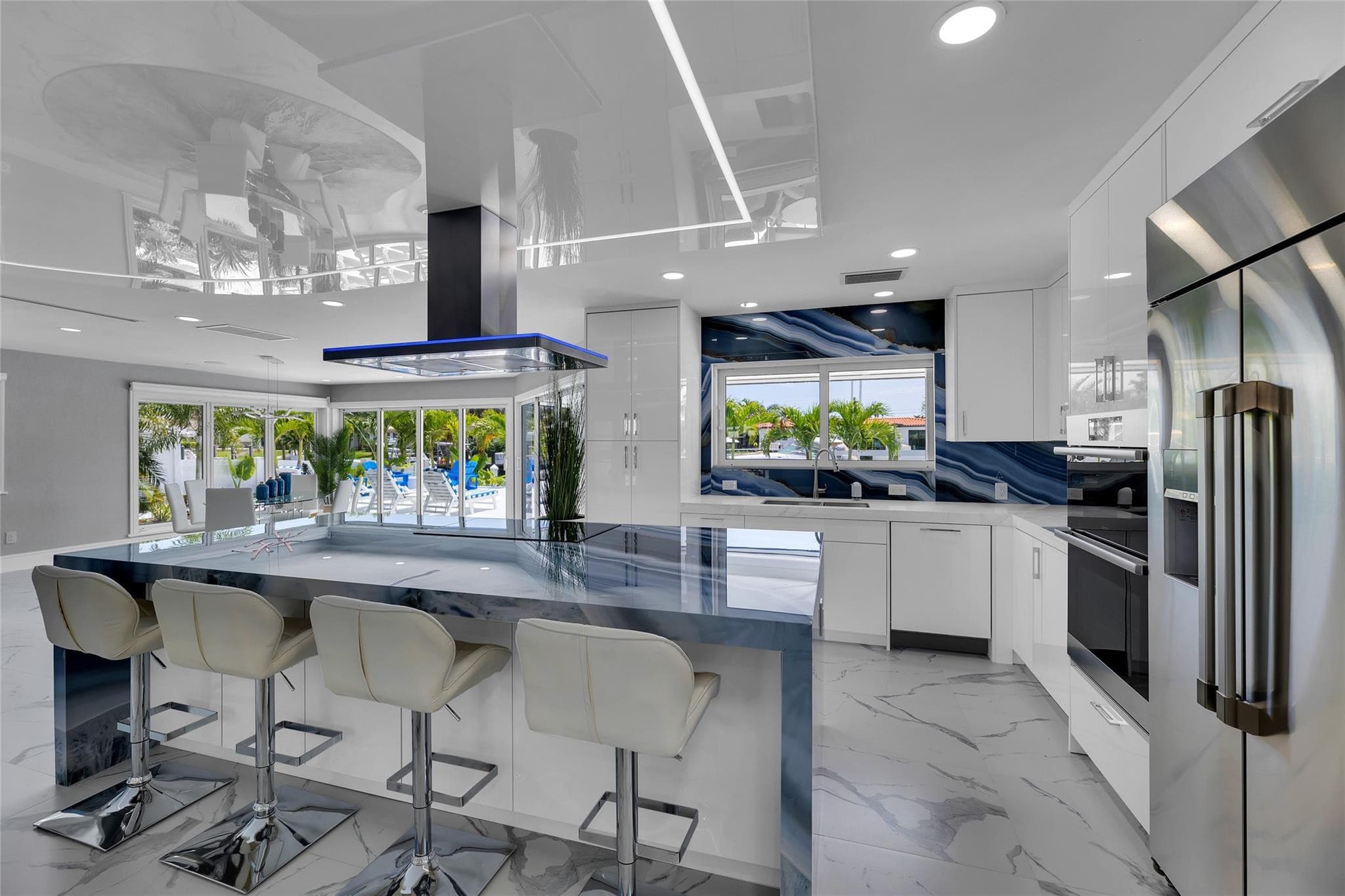 2720 NE 7th Street, Pompano Beach, FL 33062 — photo 12 of 100