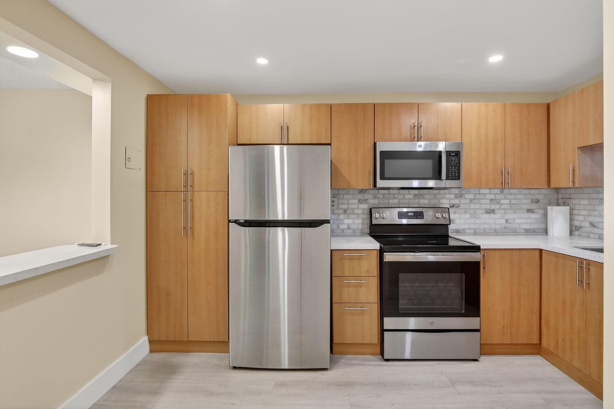 830 S Hollybrook Drive 204, Pembroke Pines, FL 33025 — photo 1 of 18
