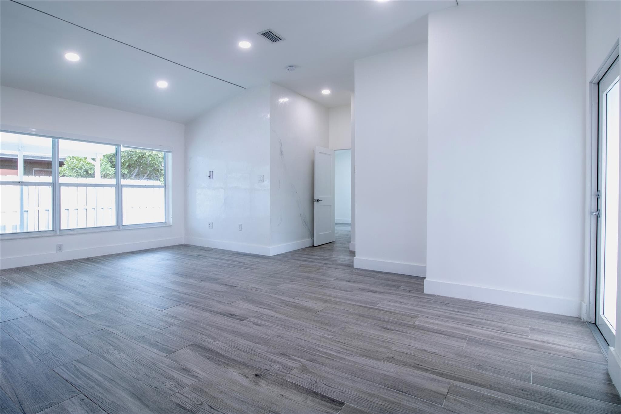 245 SW 20th Street, Fort Lauderdale, FL 33315 — photo 5 of 30