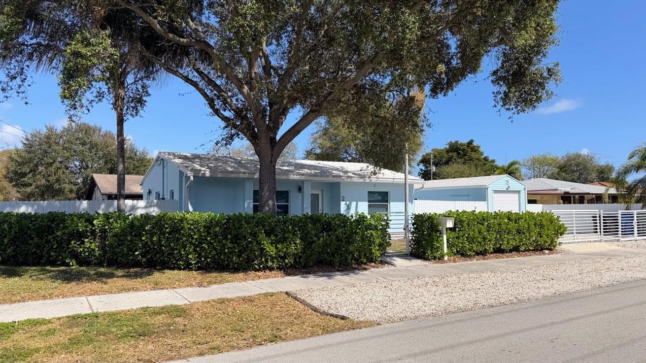 245 SW 20th Street, Fort Lauderdale, FL 33315 — photo 26 of 30