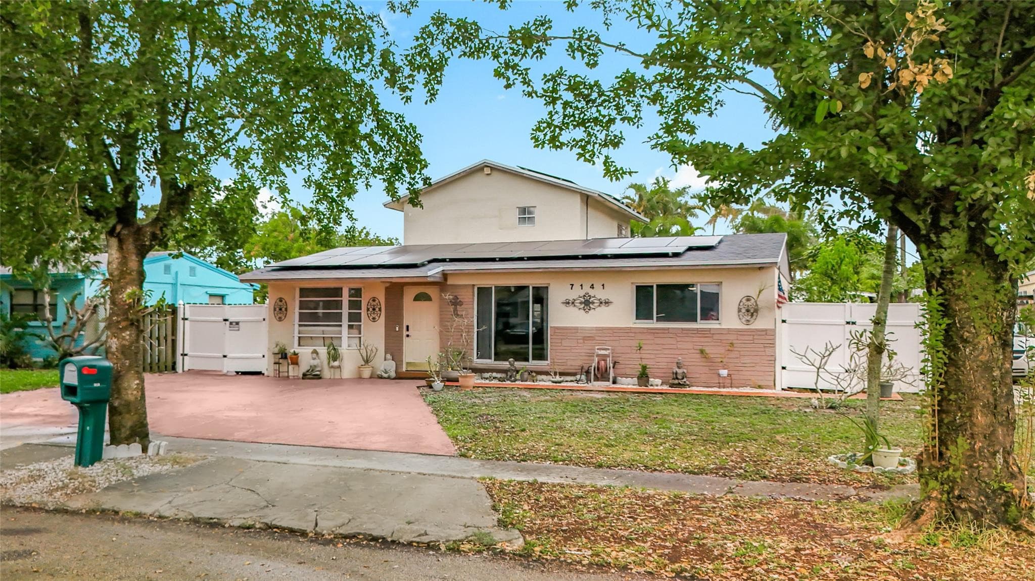 7141 Custer Street, Hollywood, FL 33024 — photo 1 of 84