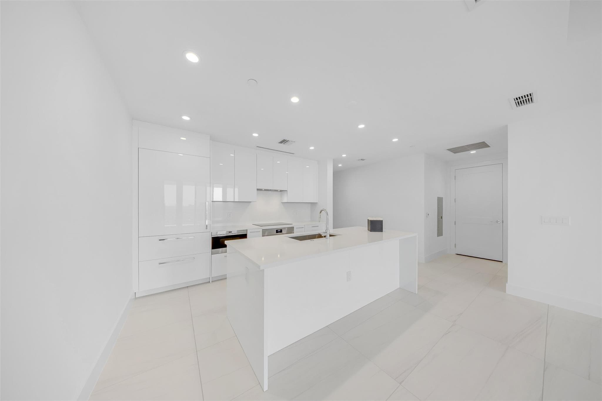 153 N Seabreeze 2503-S, Fort Lauderdale, FL 33304 — photo 9 of 55
