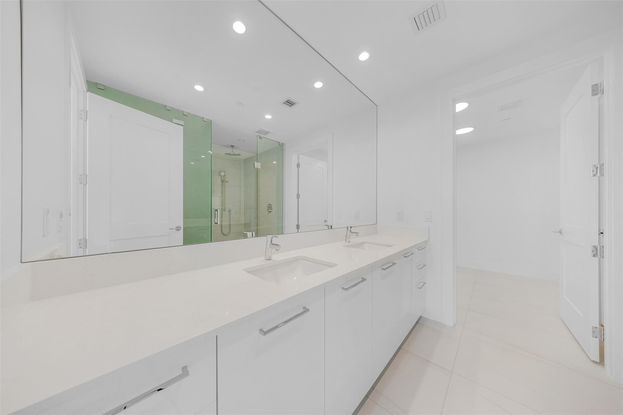 153 N Seabreeze 2503-S, Fort Lauderdale, FL 33304 — photo 17 of 55