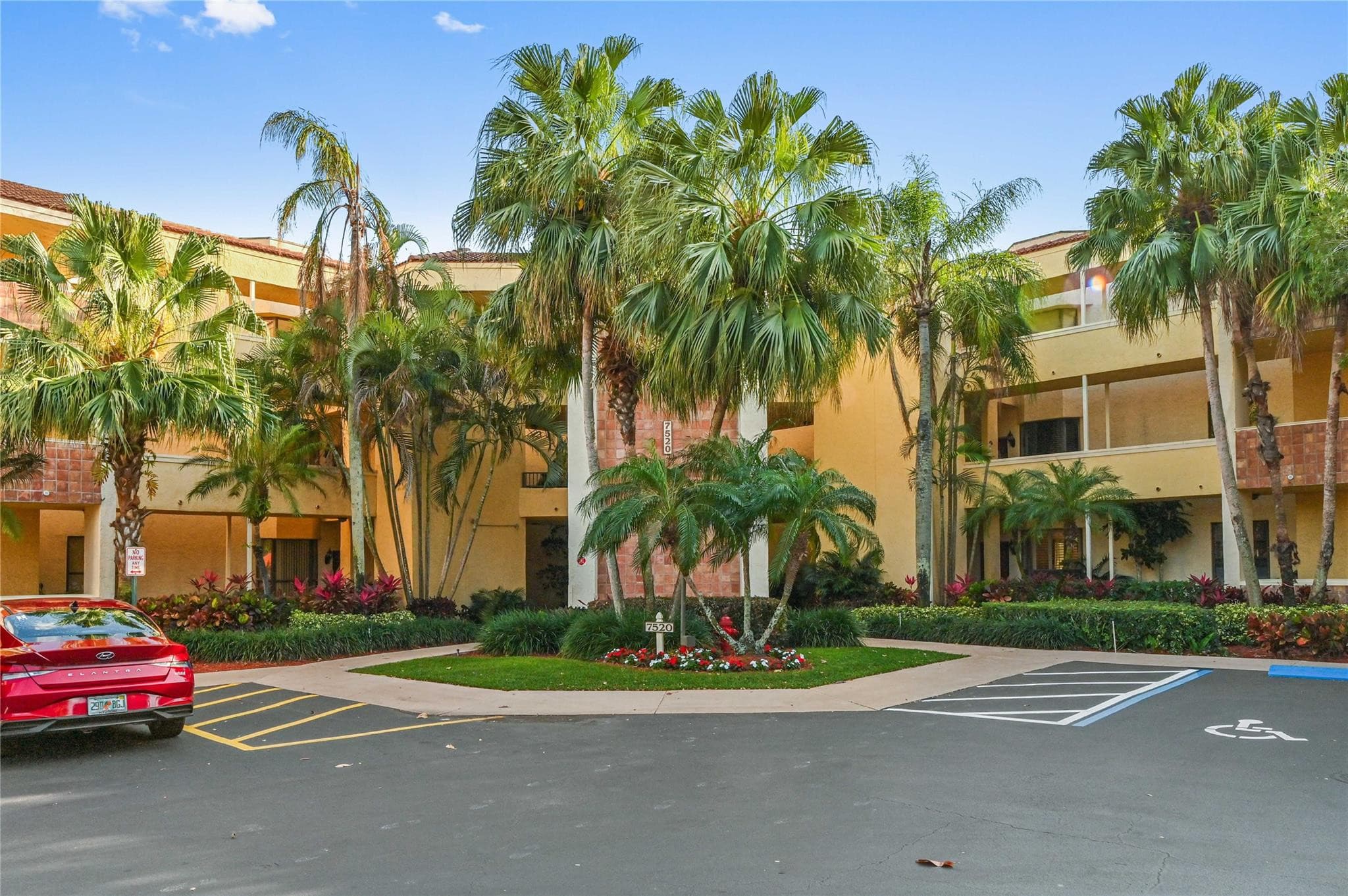 7520 La Paz Boulevard 306, Boca Raton, FL 33433 — photo 1 of 36