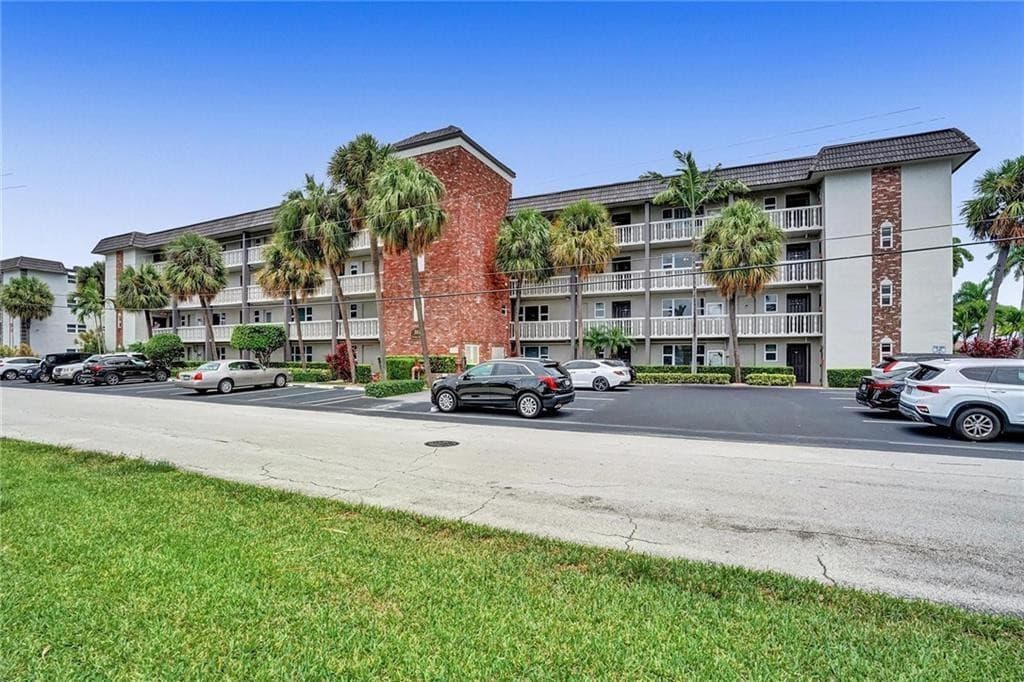 3111 NE 51st Street 305, Fort Lauderdale, FL 33308 — photo 40 of 55
