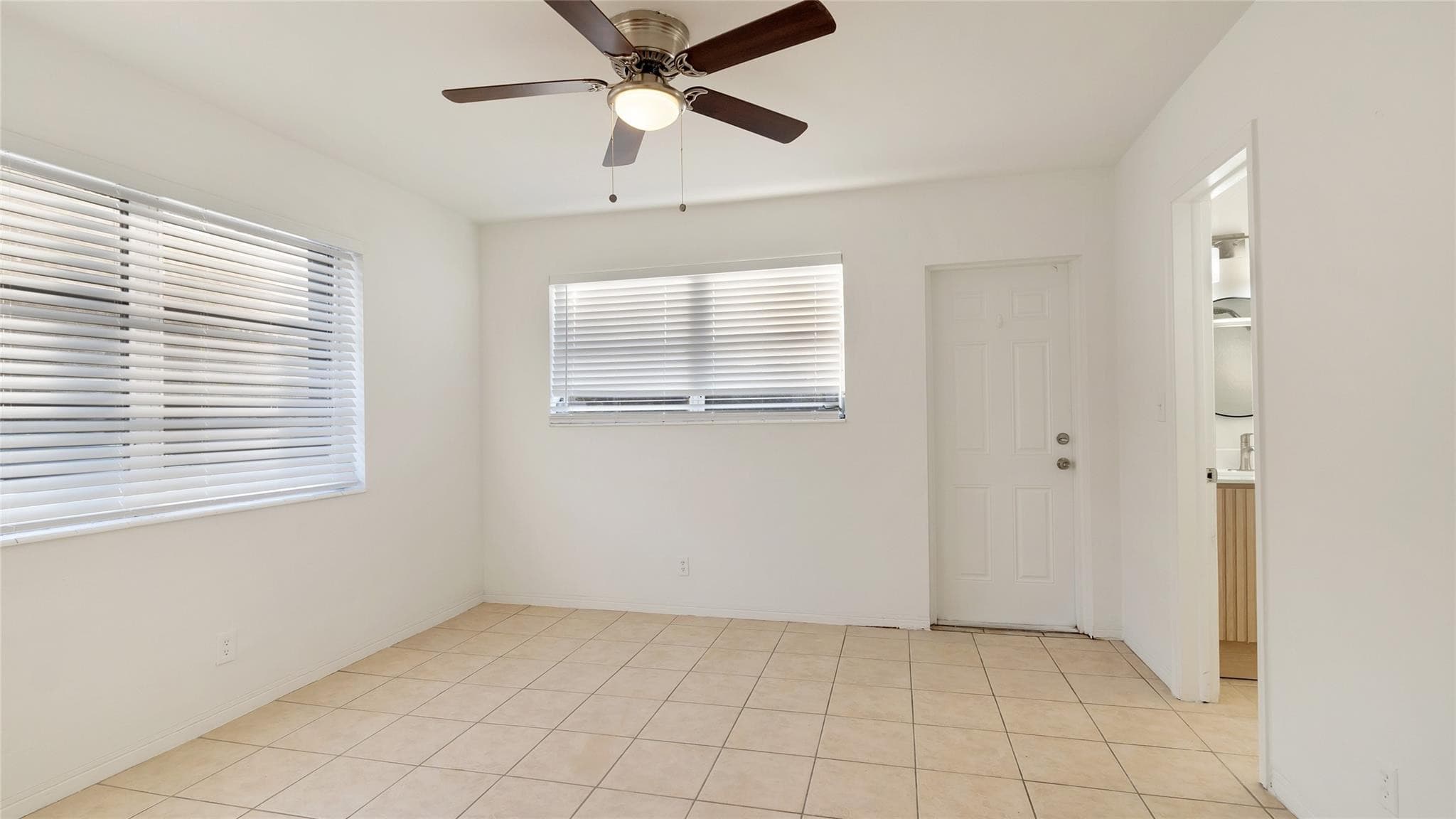 709 SE 15th Street 1, Fort Lauderdale, FL 33316 — photo 12 of 37