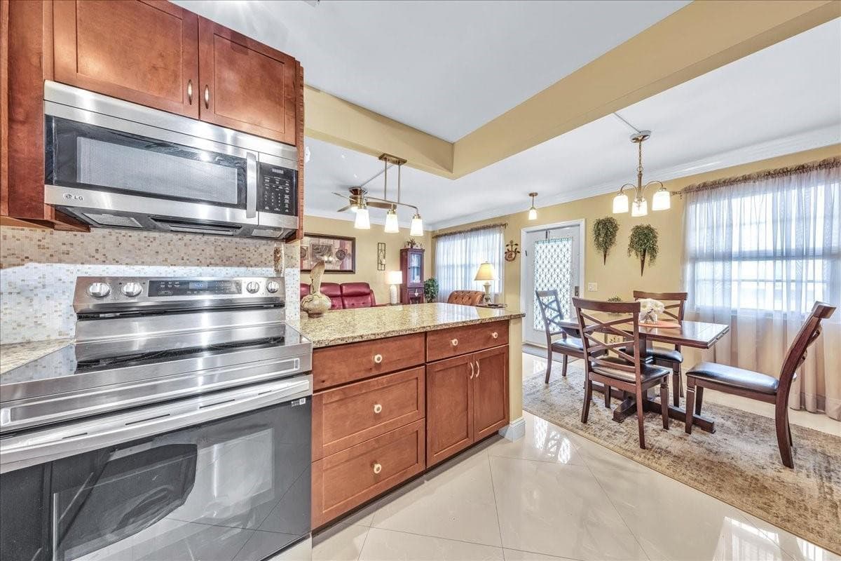 2047 Wolverton C 2047, Boca Raton, FL 33434 — photo 9 of 29