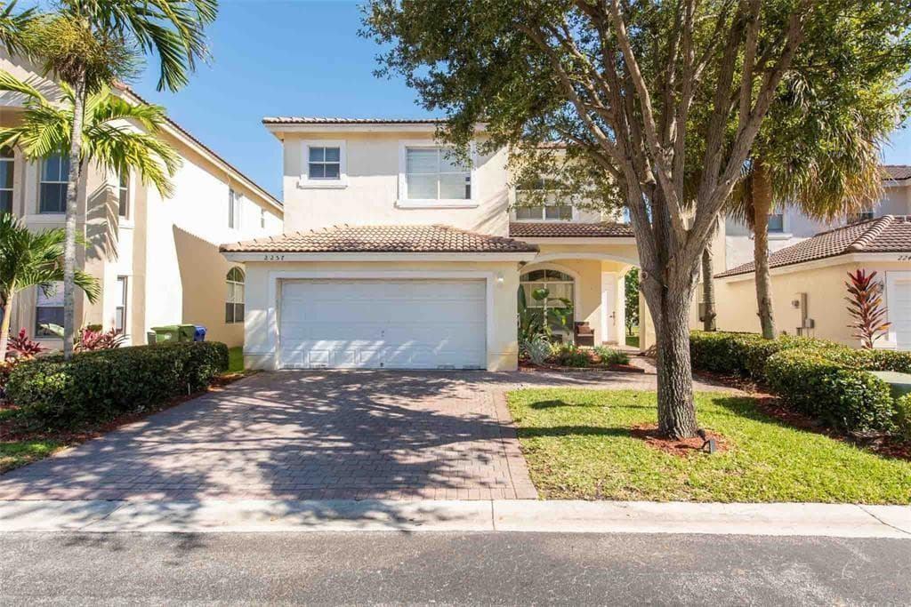 2257 NW 77th Terrace, Pembroke Pines, FL 33024 — photo 1 of 60