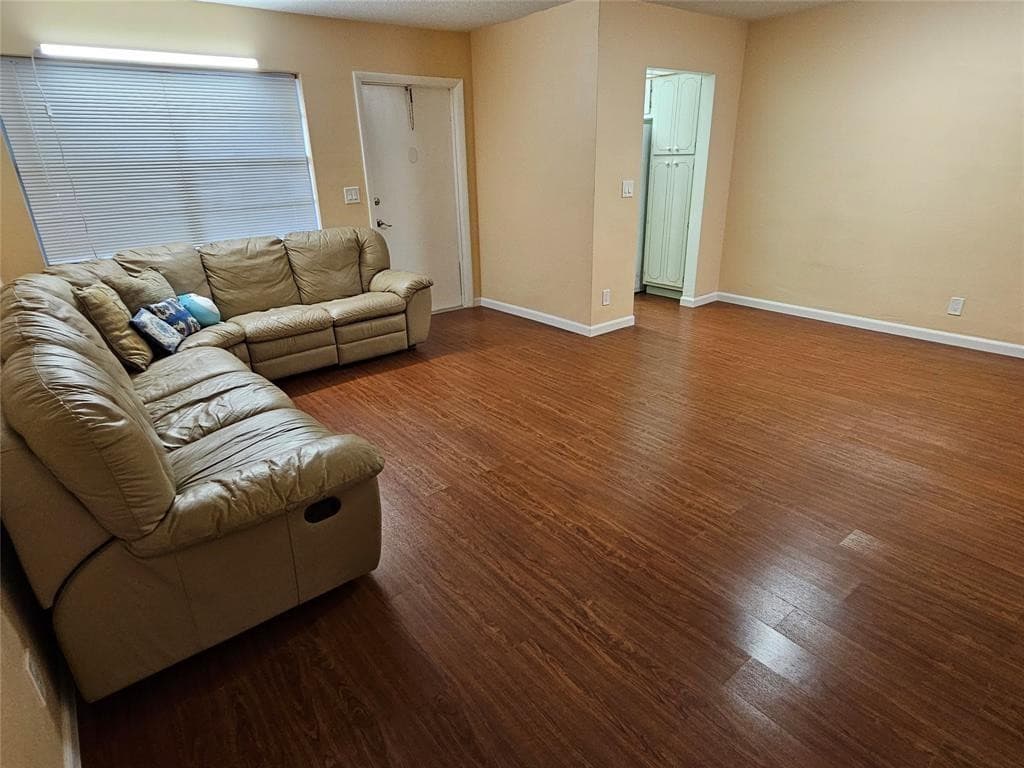580 Egret Drive 310, Hallandale Beach, FL 33009 — photo 5 of 40