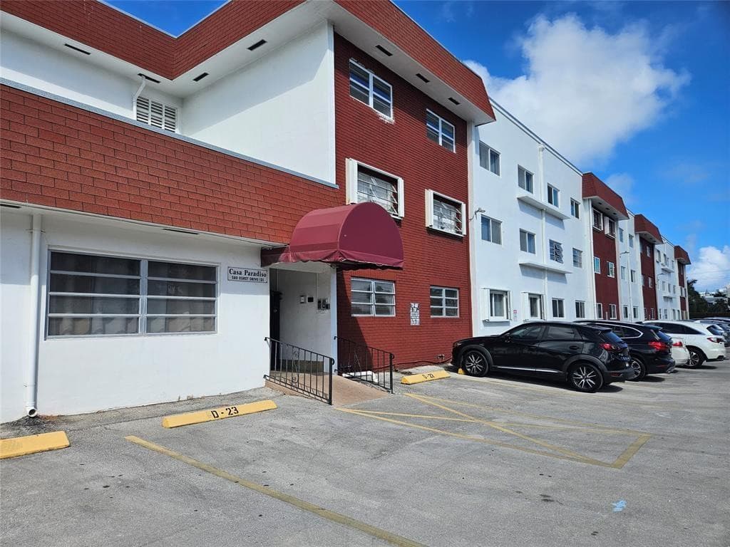 580 Egret Drive 310, Hallandale Beach, FL 33009 — photo 24 of 40