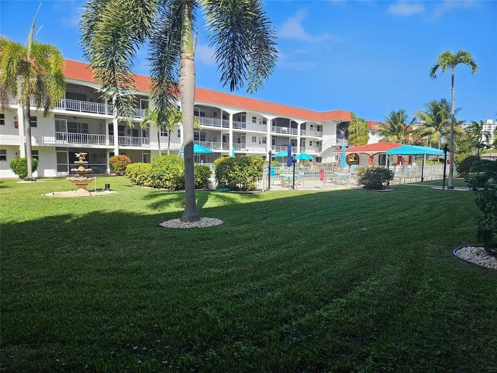 580 Egret Drive 310, Hallandale Beach, FL 33009 — photo 27 of 40