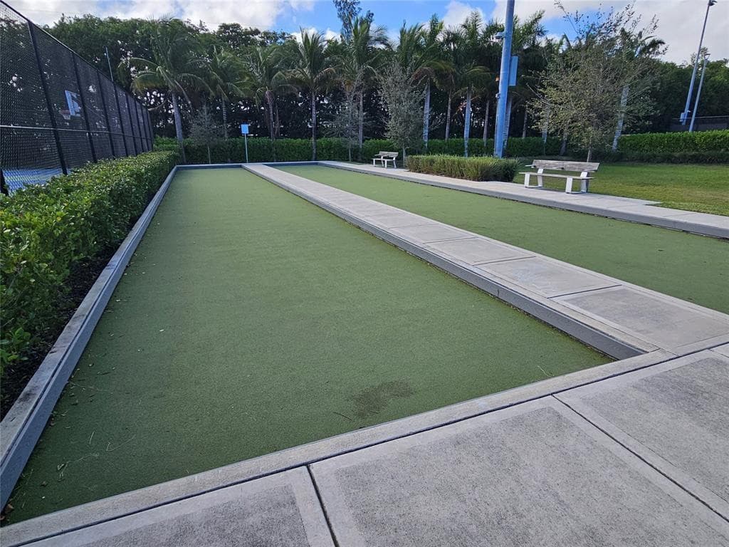 580 Egret Drive 310, Hallandale Beach, FL 33009 — photo 32 of 40