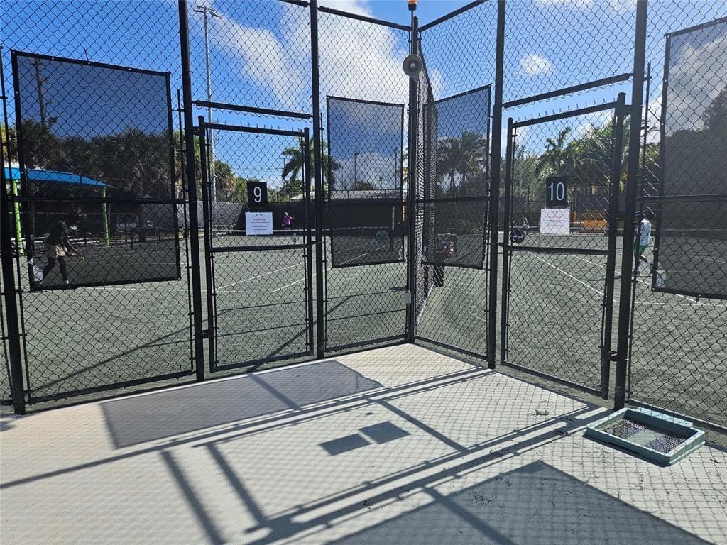 580 Egret Drive 310, Hallandale Beach, FL 33009 — photo 35 of 40