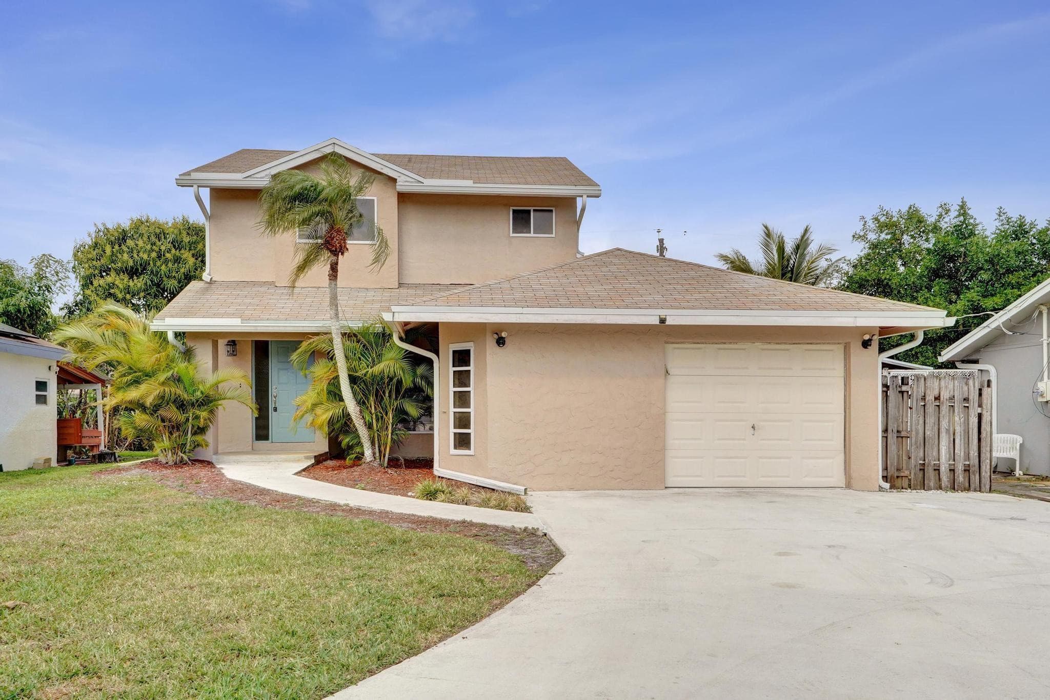 5425 Cleveland Road, Delray Beach, FL 33484 — photo 1 of 39