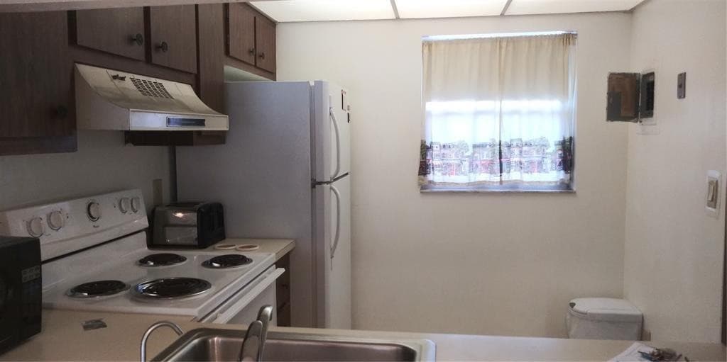 9340 Lagoon Place 302, Davie, FL 33324 — photo 5 of 14