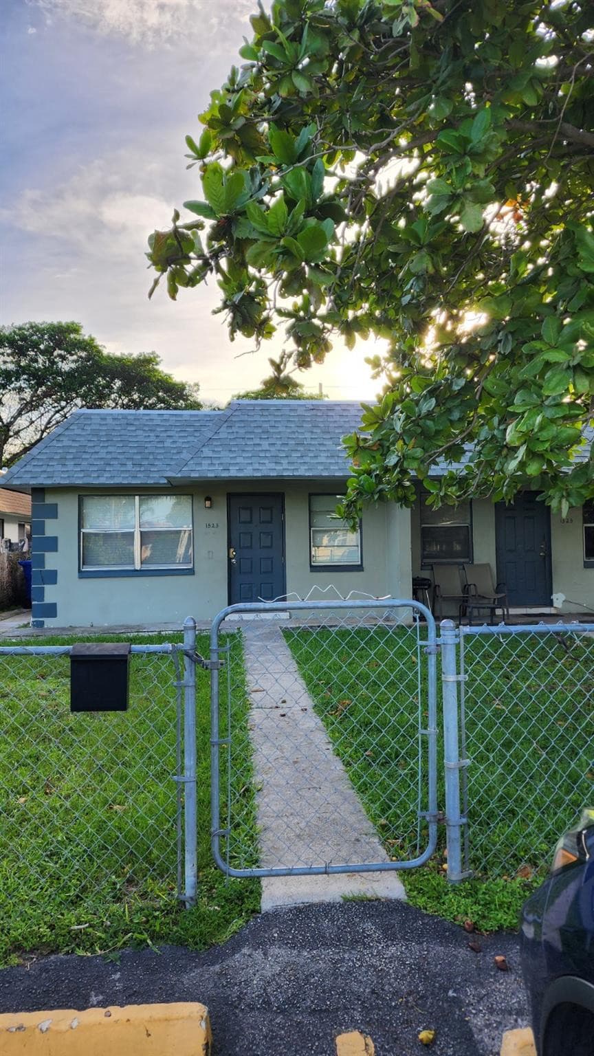 1523-1525 NW 8th Avenue, Fort Lauderdale, FL 33311 — photo 1 of 24