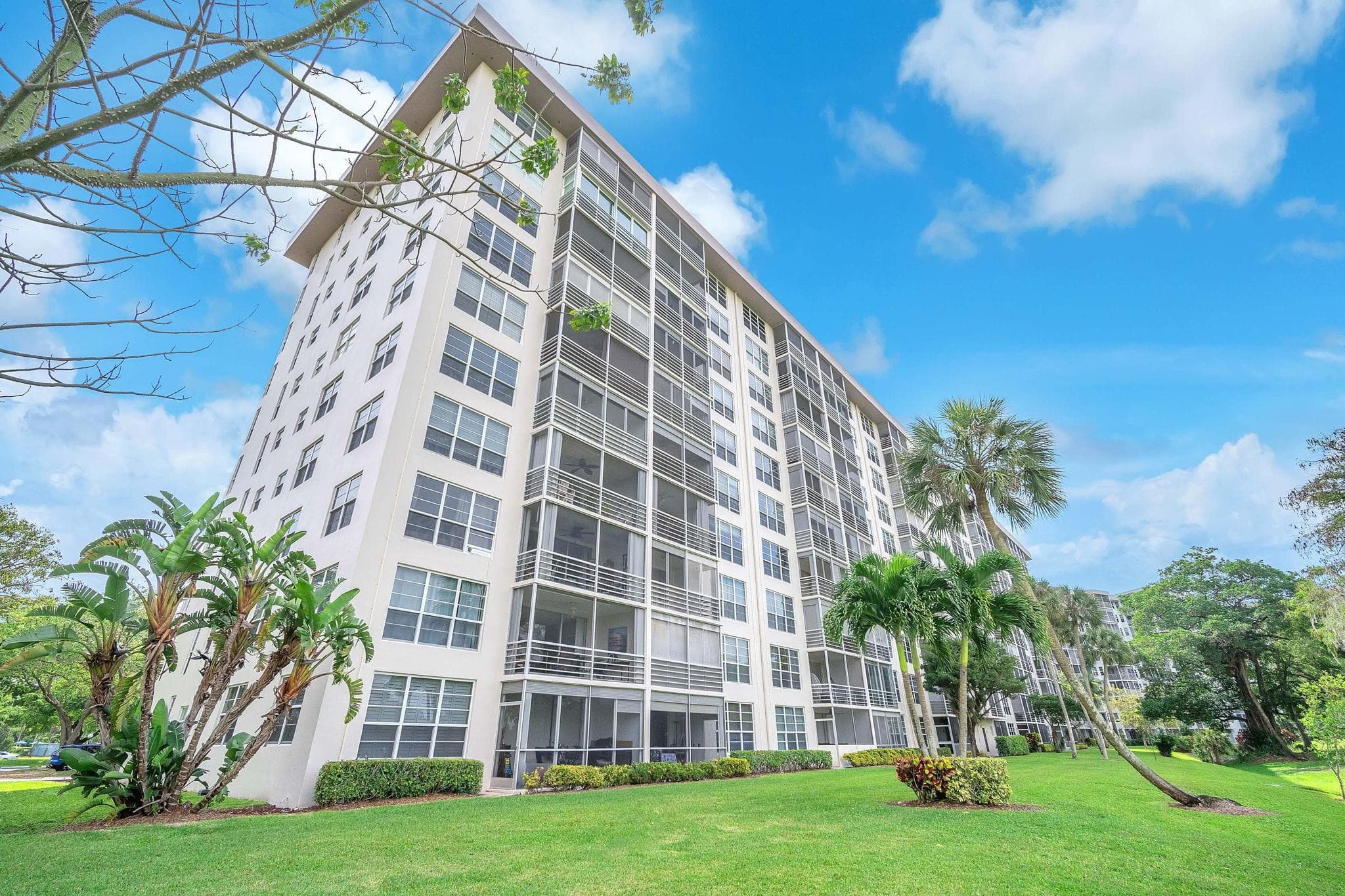 605 Oaks Drive 907, Pompano Beach, FL 33069 — photo 40 of 54