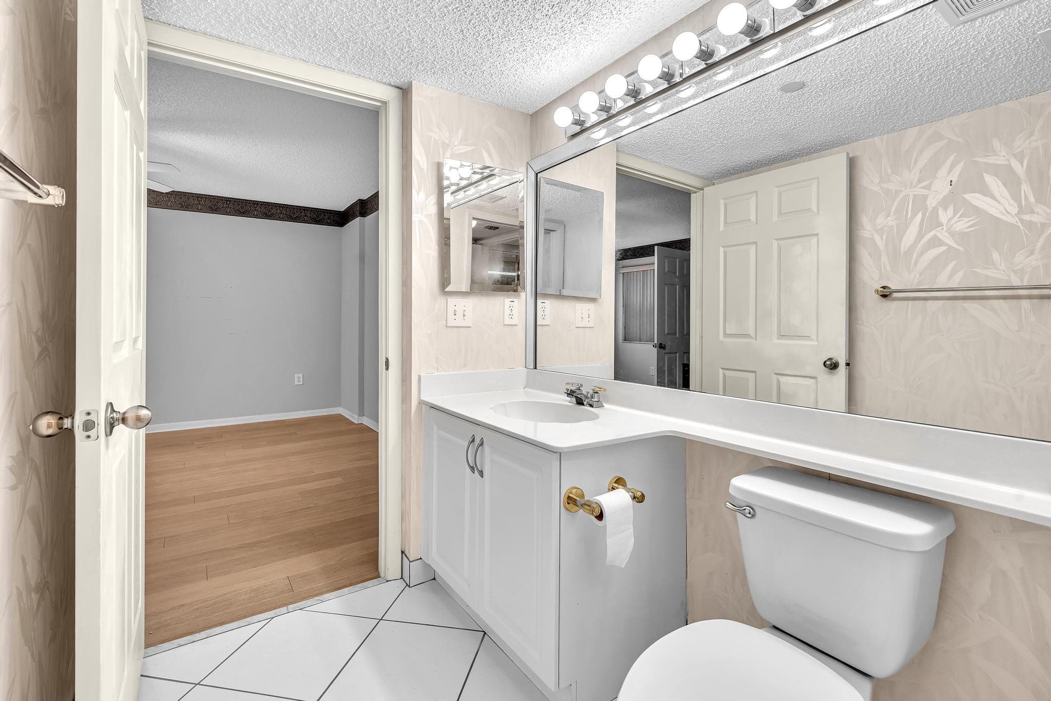 Condominium in Tamarac — photo 32 of 73
