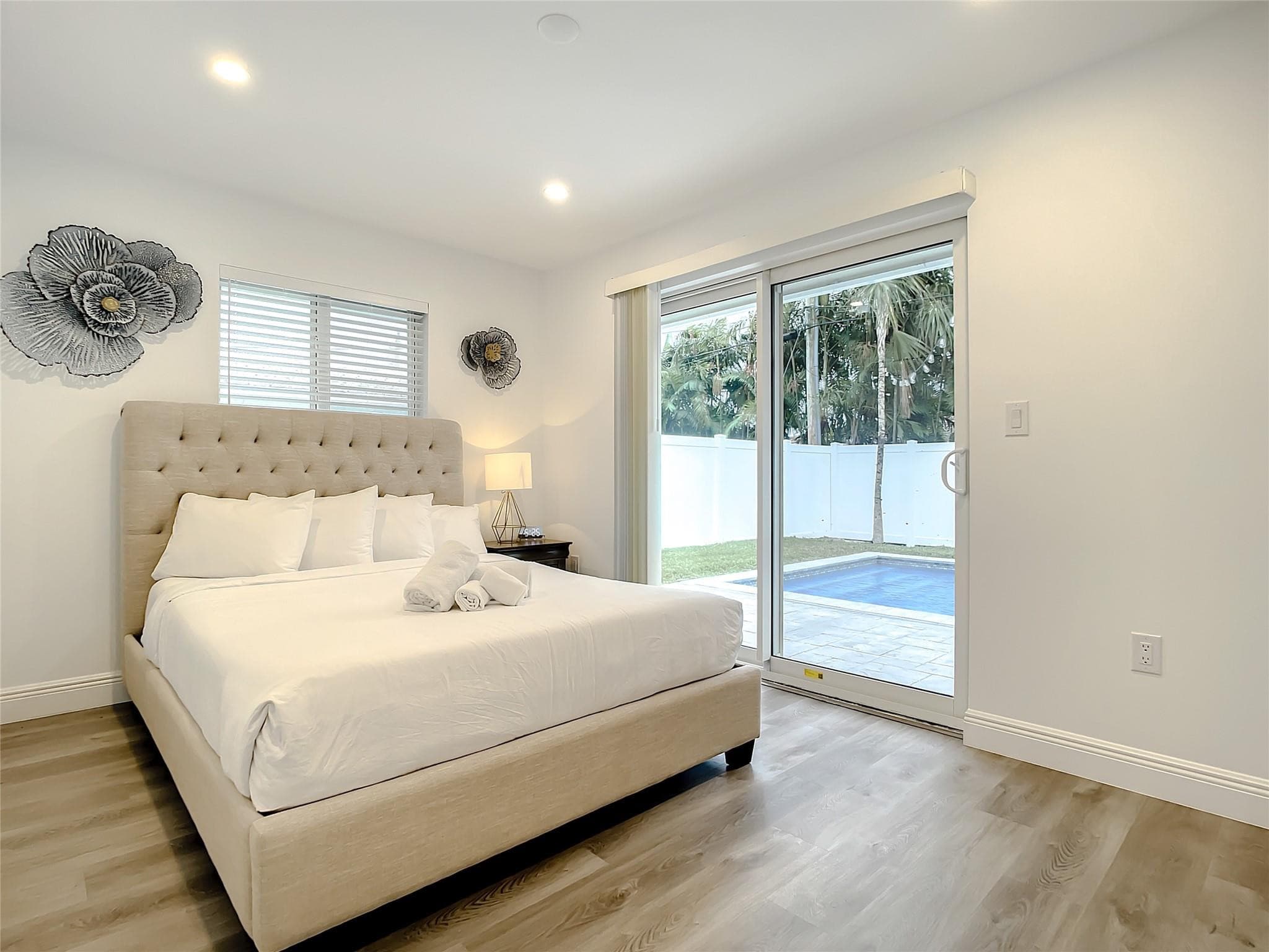 2100 NE 45th Street 1, Fort Lauderdale, FL 33308 — photo 1 of 33