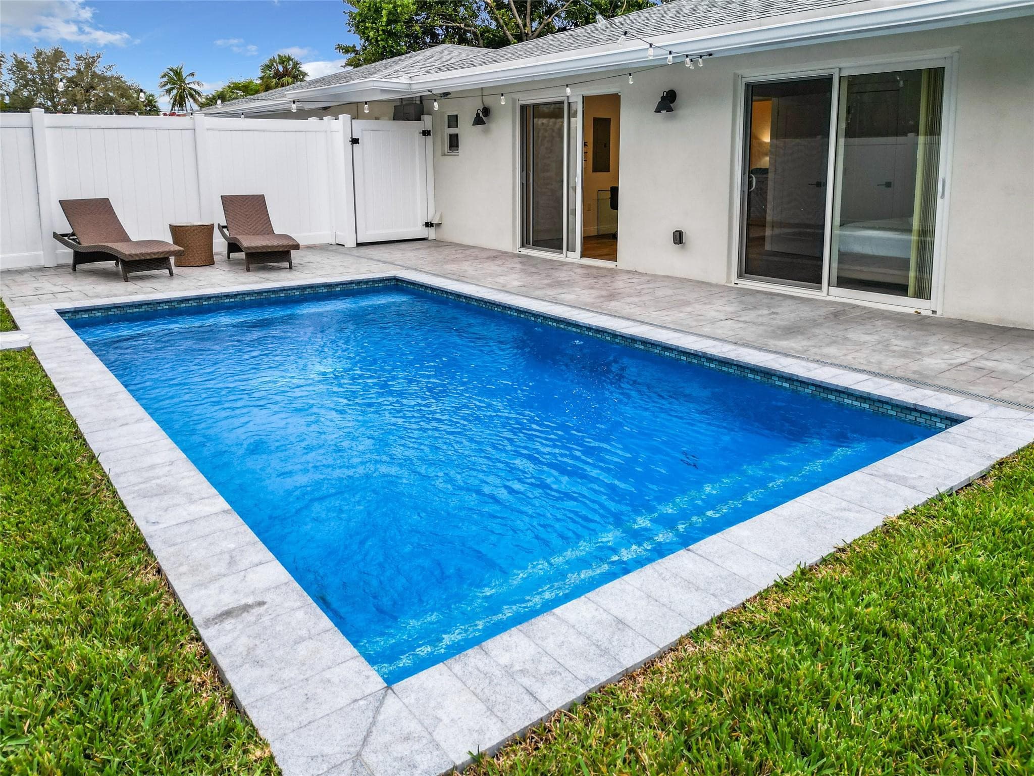 2100 NE 45th Street 1, Fort Lauderdale, FL 33308 — photo 2 of 33