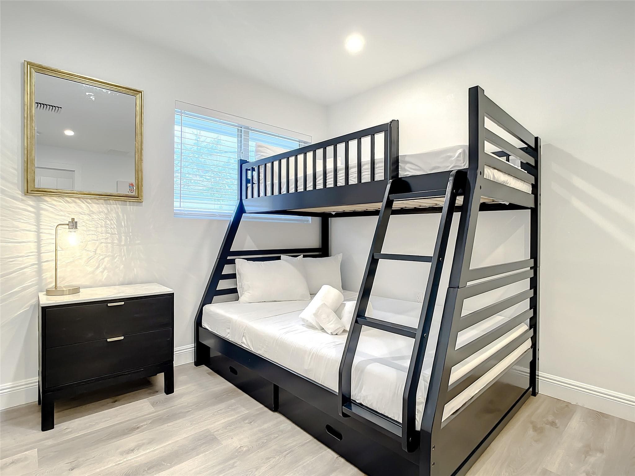 2100 NE 45th Street 1, Fort Lauderdale, FL 33308 — photo 18 of 33