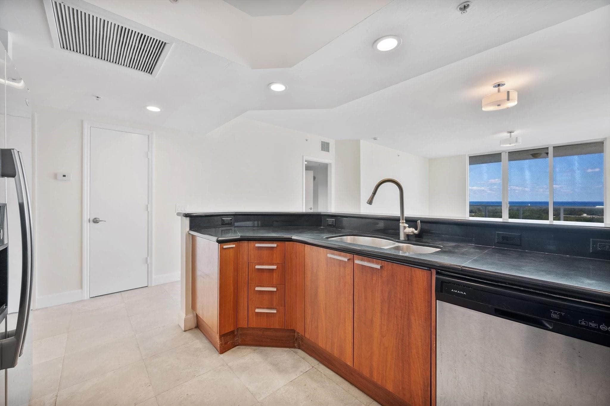 15051 Royal Oaks Lane 2106, North Miami, FL 33181 — photo 11 of 23
