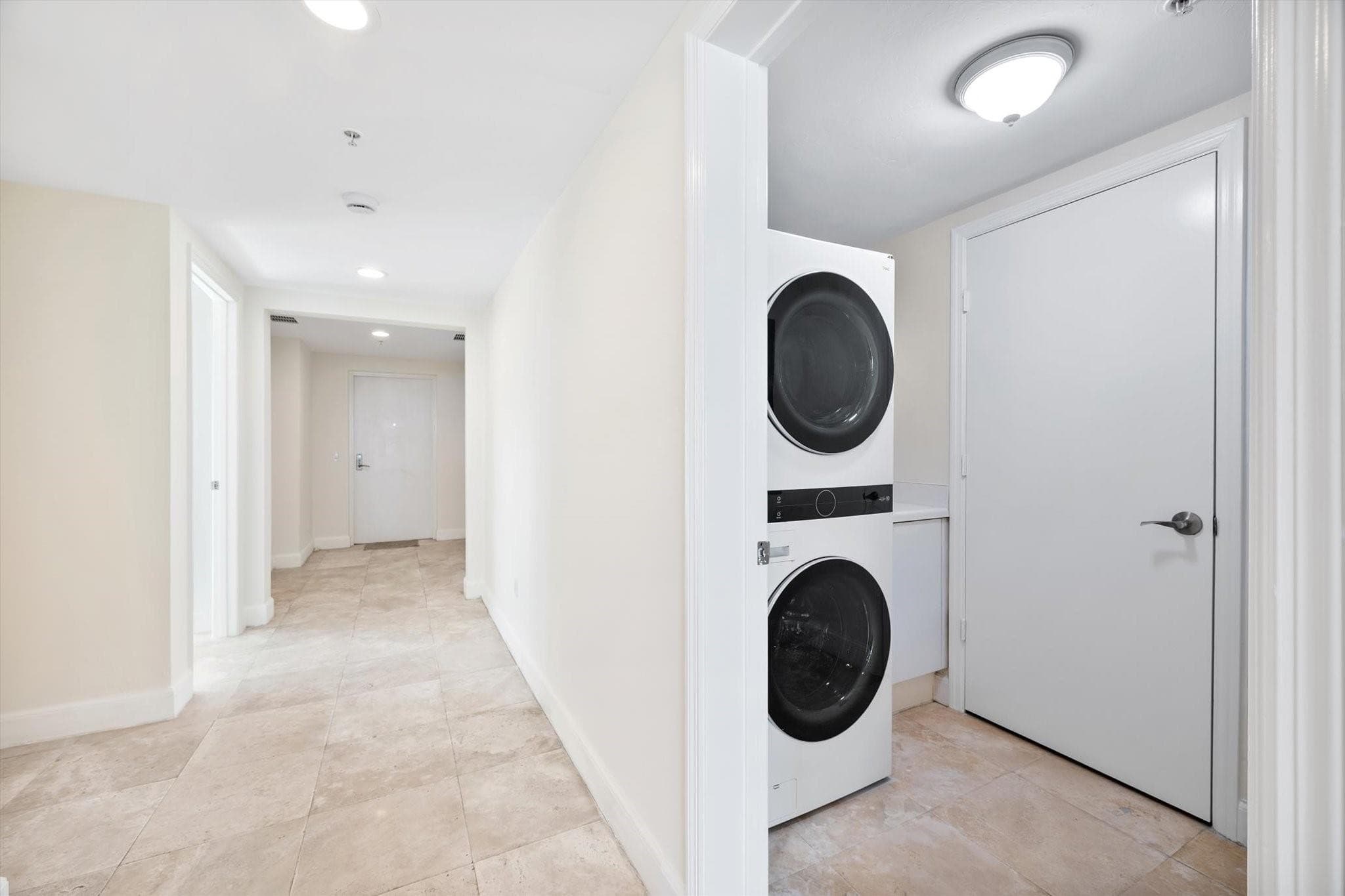 15051 Royal Oaks Lane 2106, North Miami, FL 33181 — photo 18 of 23