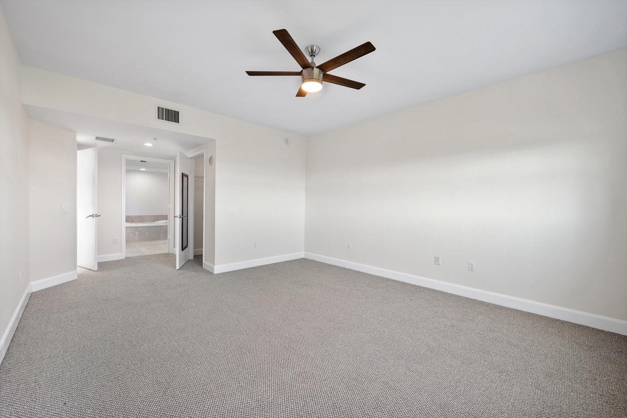 15051 Royal Oaks Lane 2106, North Miami, FL 33181 — photo 20 of 23