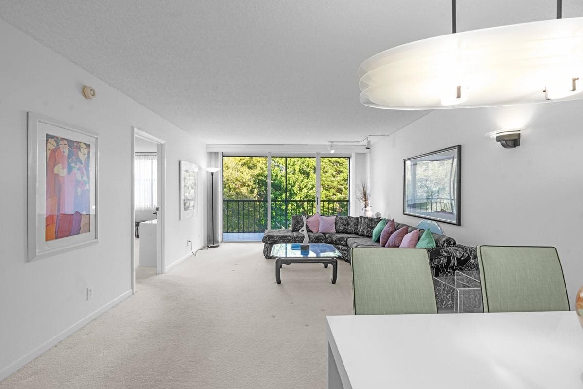 7080 Environ Boulevard 423, Lauderhill, FL 33319 — photo 8 of 51