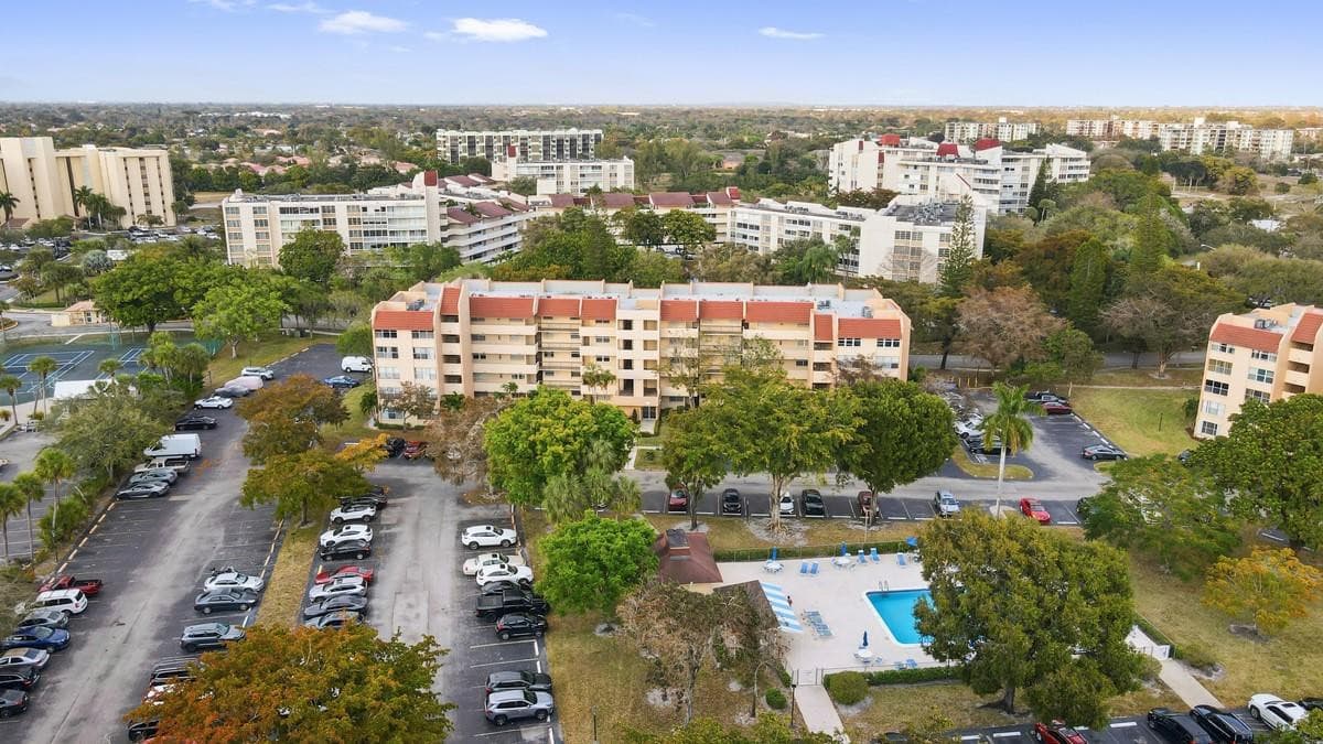 7080 Environ Boulevard 423, Lauderhill, FL 33319 — photo 33 of 51