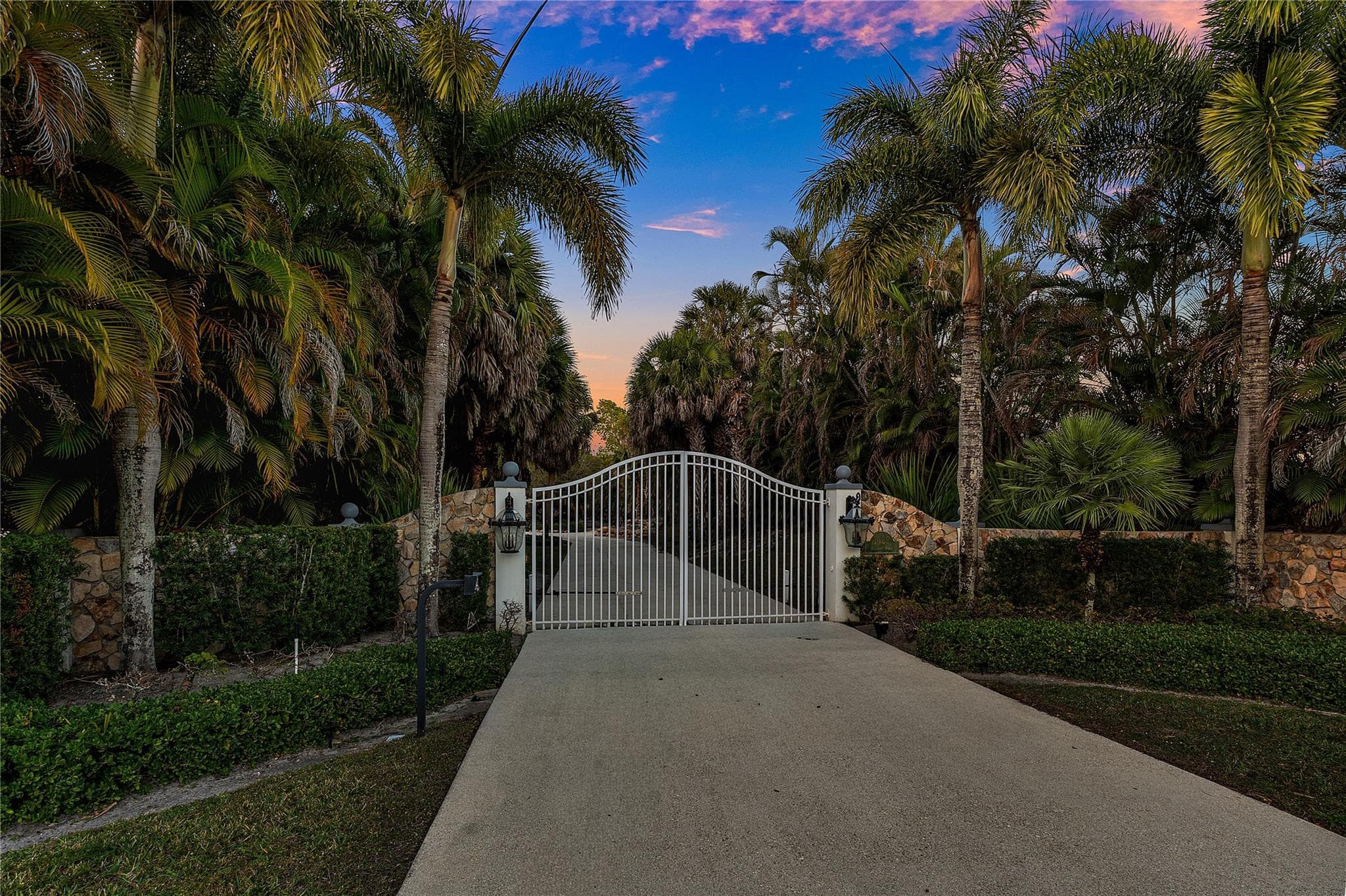 8035 Dillman Road, West Palm Beach, FL 33411 — photo 10 of 70