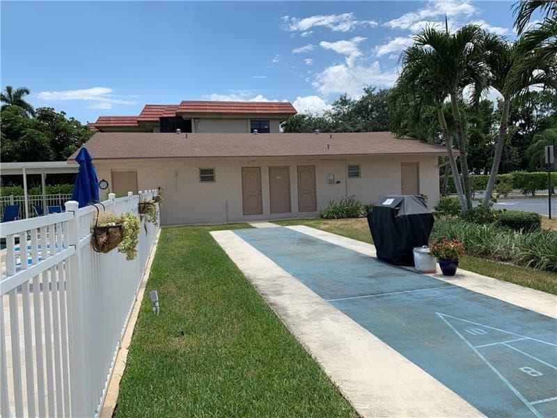 250 Jacaranda Drive 203, Plantation, FL 33324 — photo 19 of 21