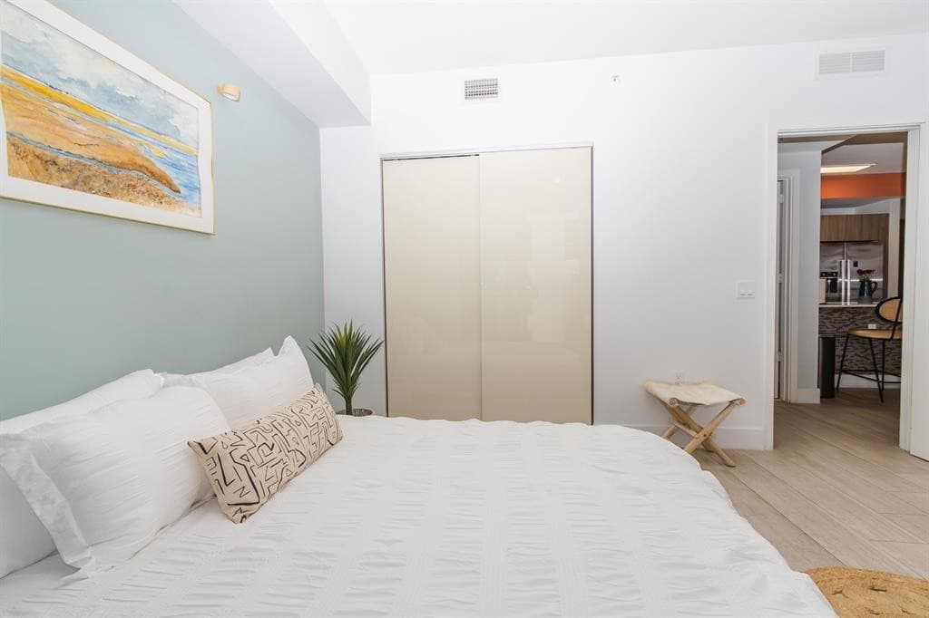 201 SW 17th Road 602, Miami, FL 33129 — photo 12 of 37