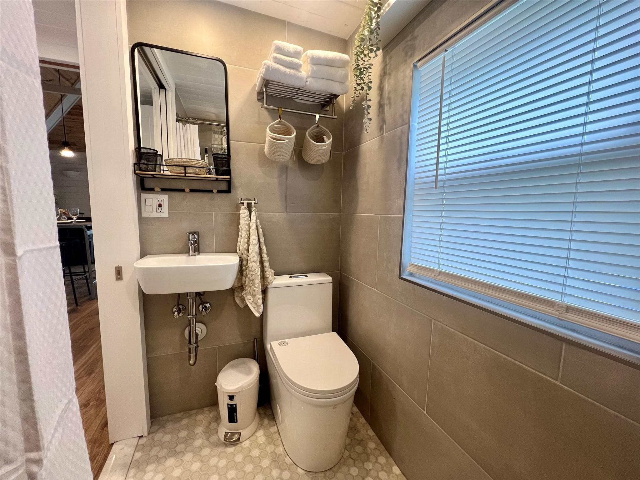 12 SW 6th Street, Delray Beach, FL 33444 — photo 6 of 9