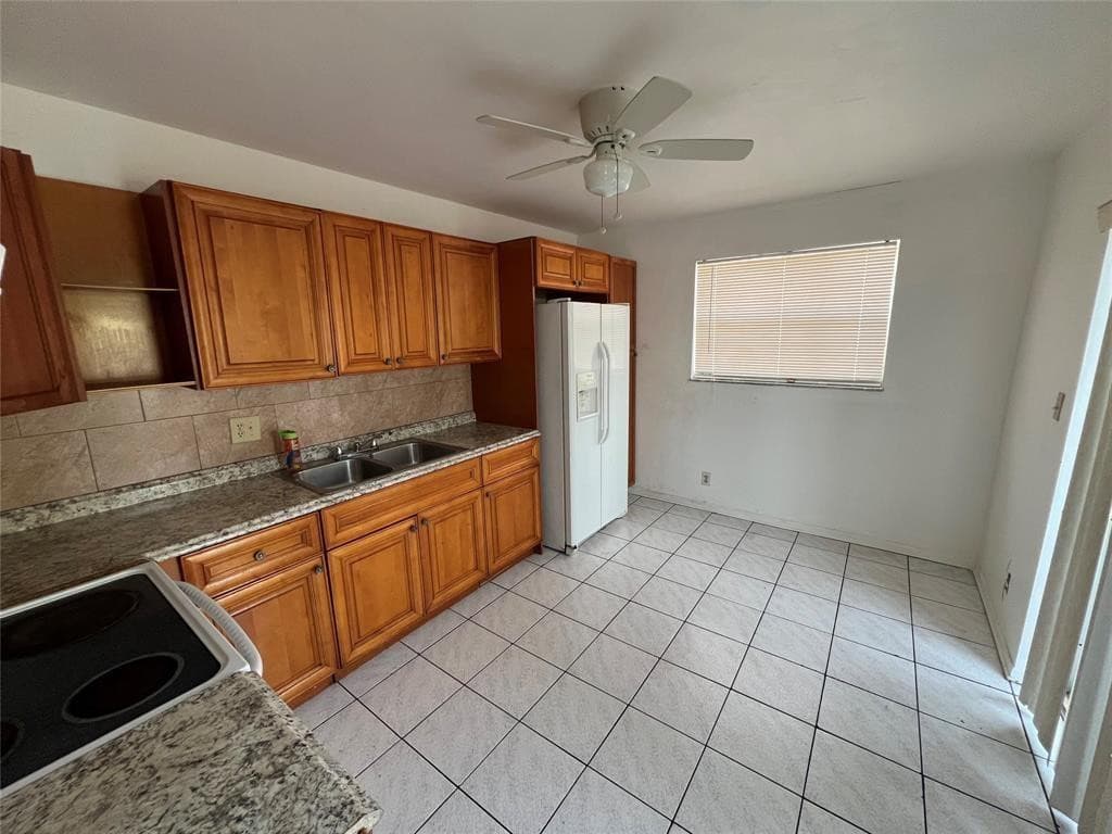 230 SW 1st Street G-8, Pompano Beach, FL 33060 — photo 22 of 23