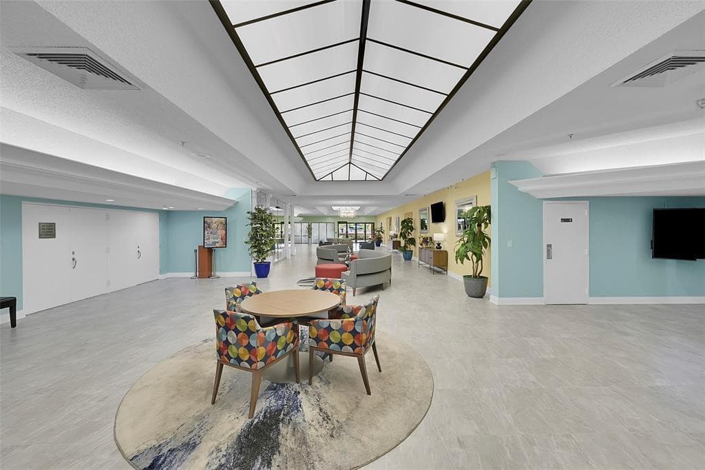 10442 Sunrise Lakes Boulevard 202, Sunrise, FL 33322 — photo 19 of 39