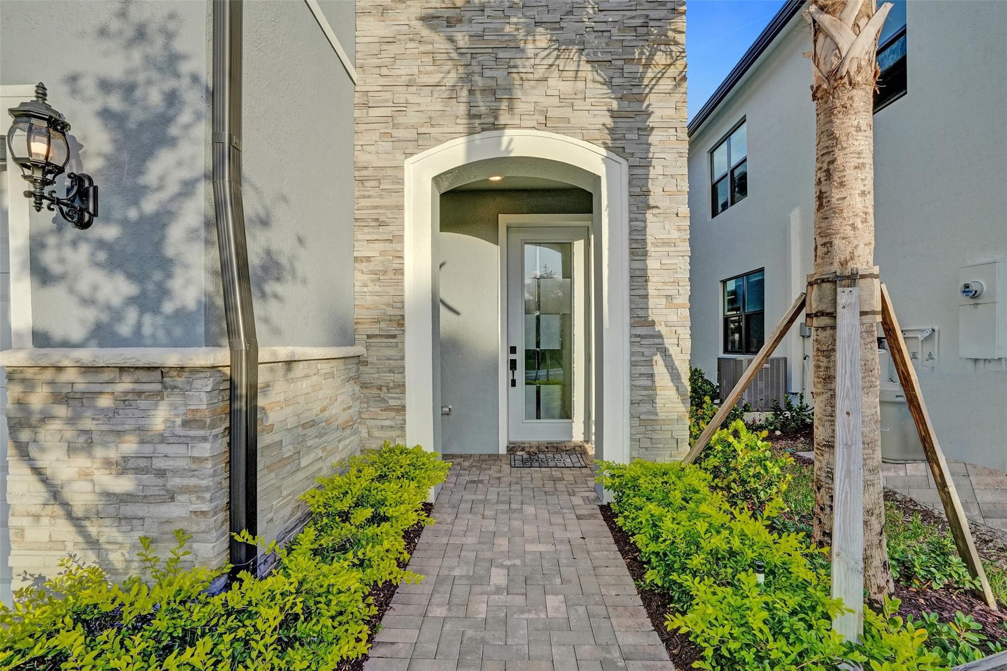 4422 S Silverwood Lane, Oakland Park, FL 33309 — photo 3 of 51