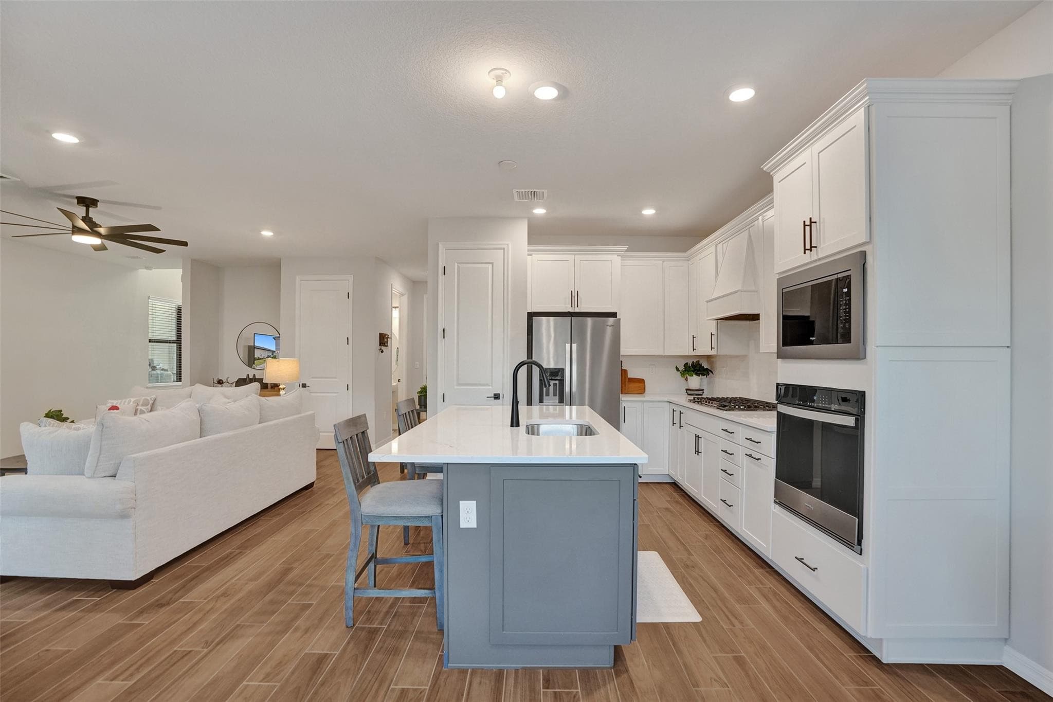 4422 S Silverwood Lane, Oakland Park, FL 33309 — photo 12 of 51