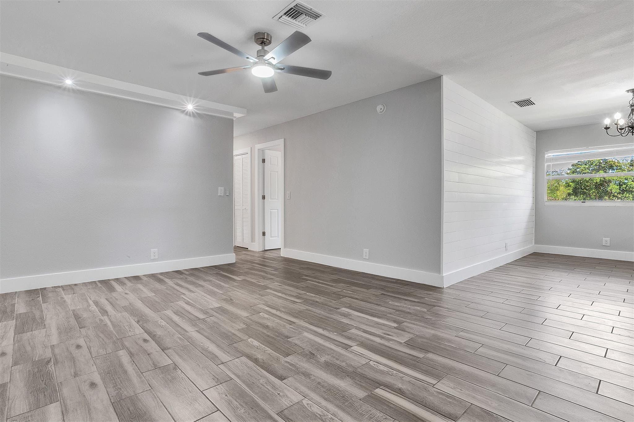 Condominium in Coral Springs — photo 4 of 32