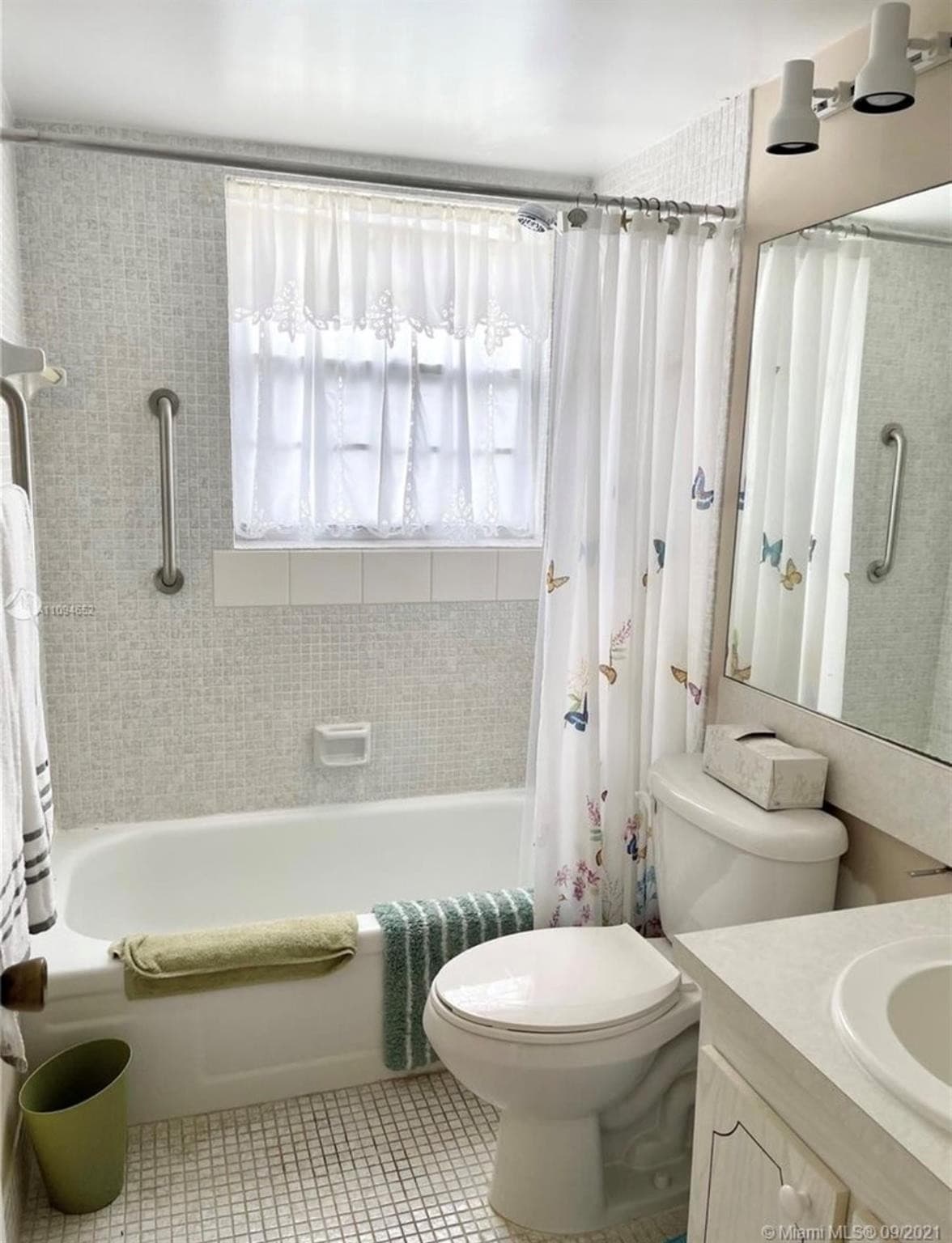 84 Brighton B 84, Boca Raton, FL 33434 — photo 10 of 28