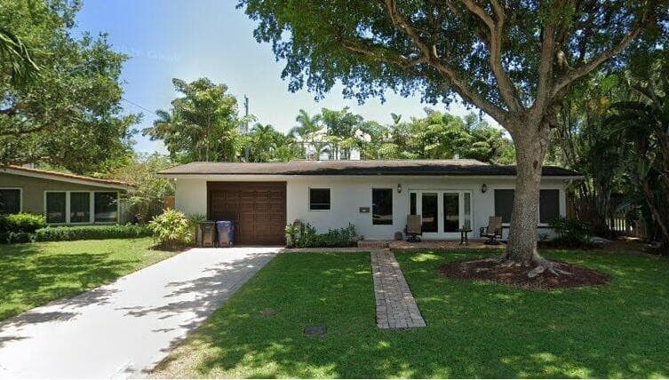1318 SE 12th Way, Fort Lauderdale, FL 33316 — photo 2 of 12