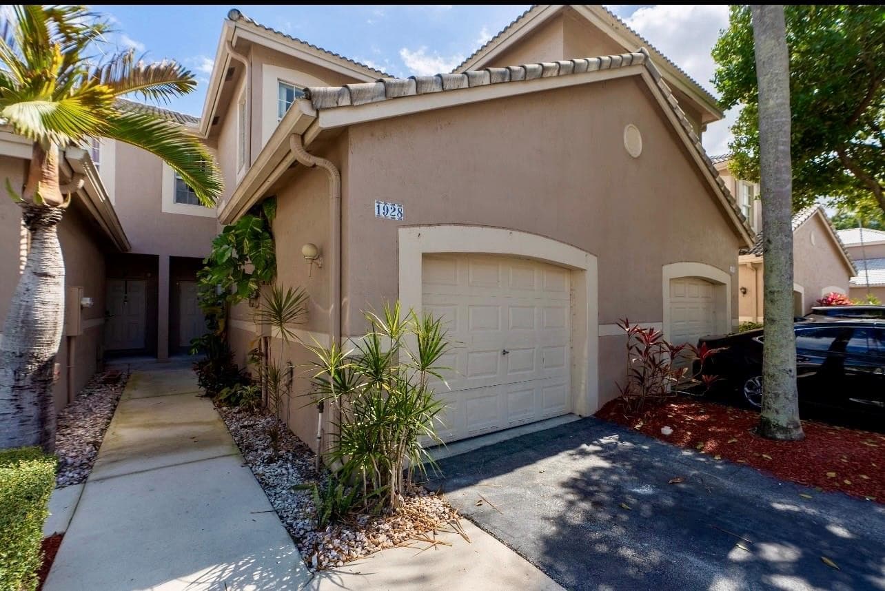 1928 Madeira Drive, Weston, FL 33327 — photo 3 of 39