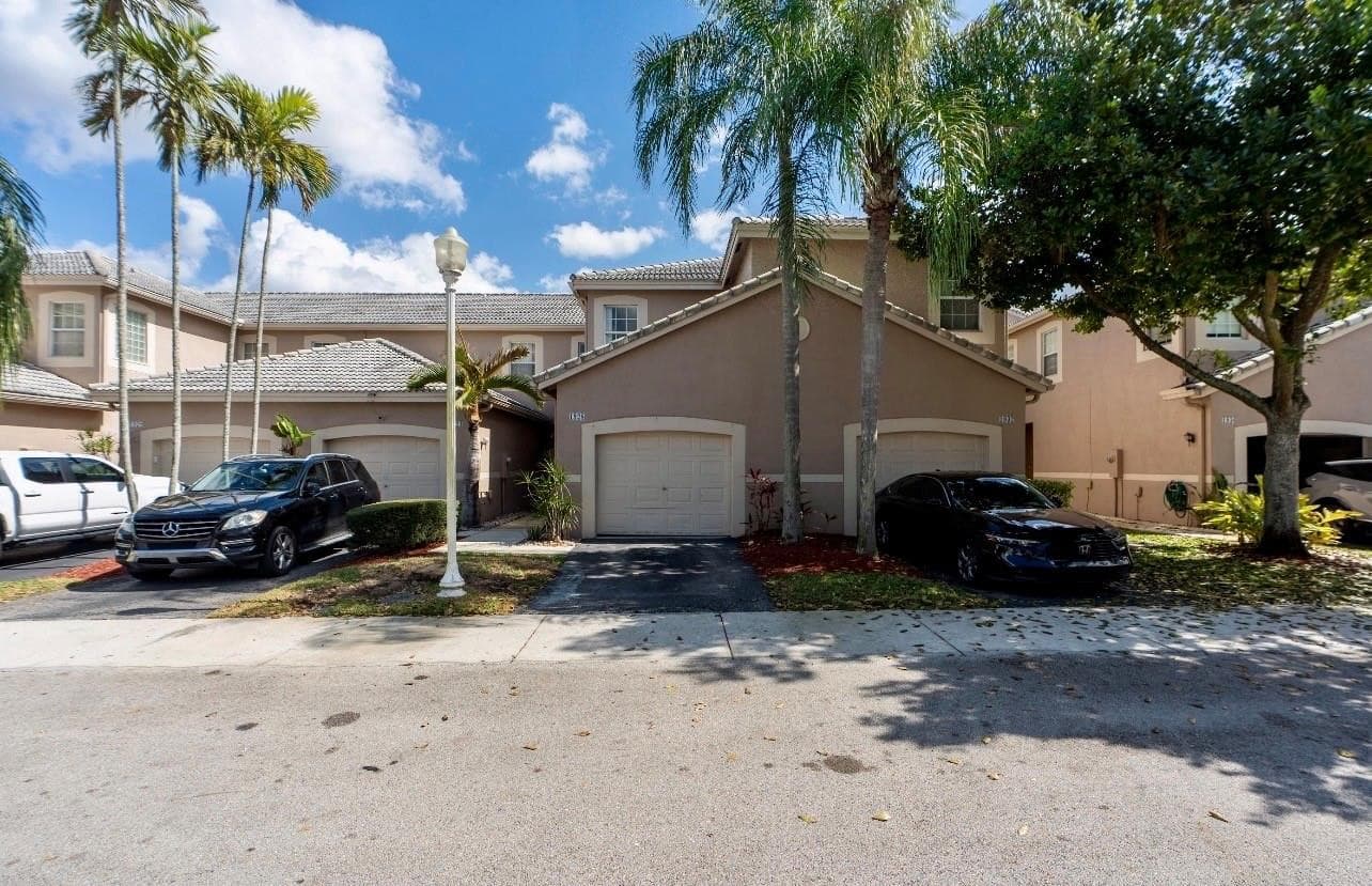 1928 Madeira Drive, Weston, FL 33327 — photo 6 of 39