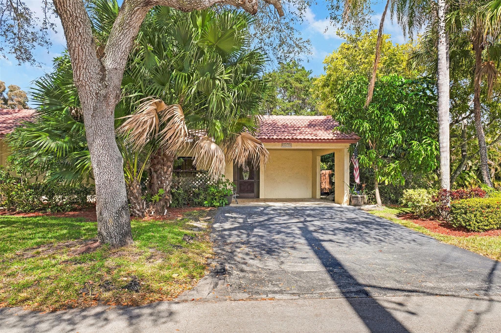 16131 Laurel Drive 33, Weston, FL 33326 — photo 1 of 24