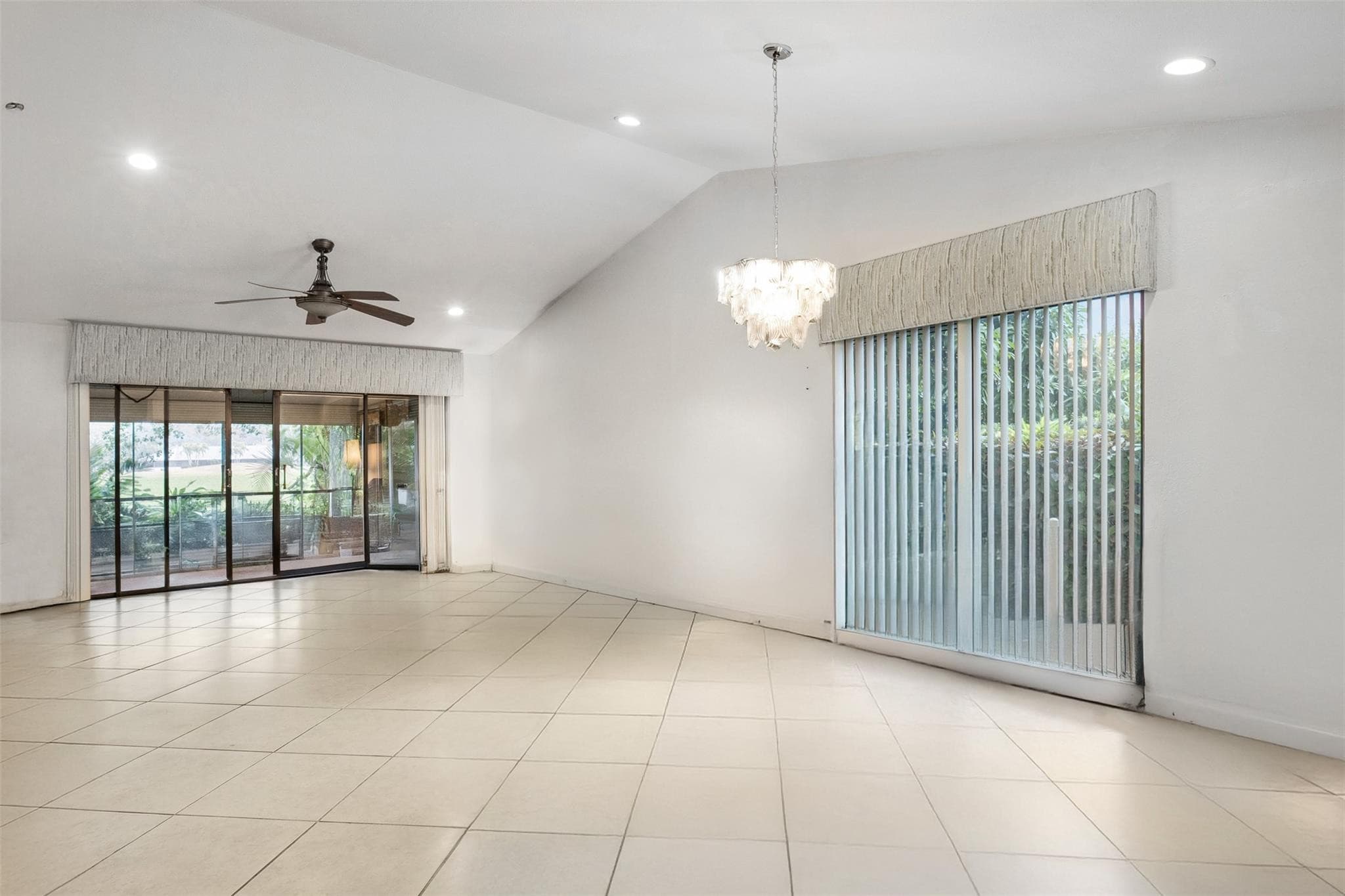 16131 Laurel Drive 33, Weston, FL 33326 — photo 4 of 24